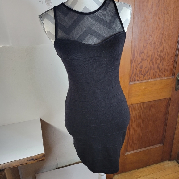 Womans Guess Bodycon Sleeveless Mesh and Knit Black Dress Size Medium - Picture 2 of 10